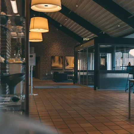 卡姆维尔克桑德堡酒店 酒店 Sønderborg